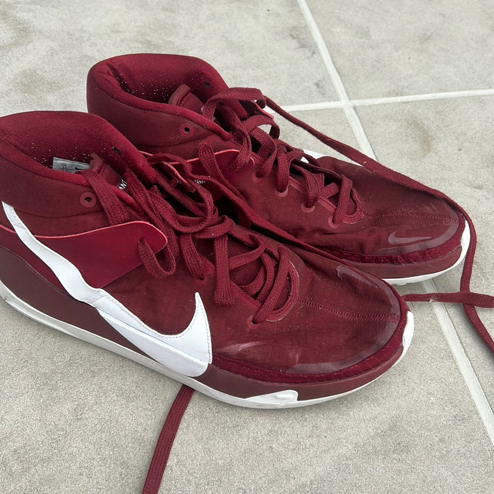 Kd 13 sz 13 worn indoors only pretty worn but good shoe